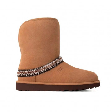 UGG Classic Short Crescent Chestnut