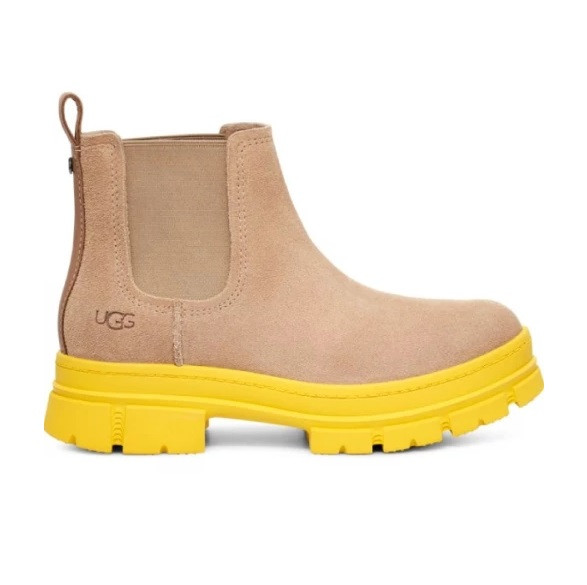 UGG Ashton Chelsea Boot Sand